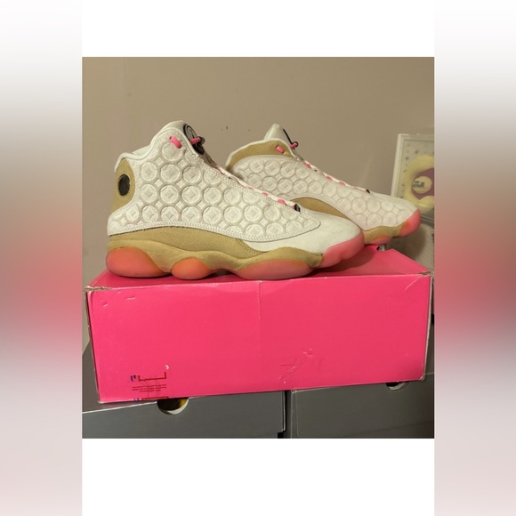 Jordan 13 Retro
Chinese New Year (2020) Size 9.5 - Picture 6 of 10